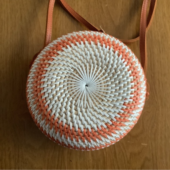 Bali Style Rattan Crossbody Purse - Picture 2 of 5
